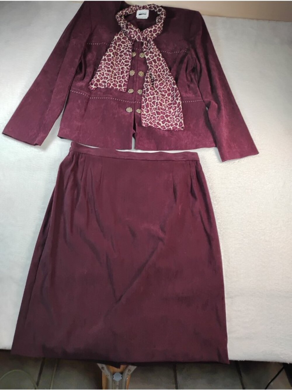NWOT Leslie Fay Velour Skirt Suit Set With Scarf Size 14 Church Work Burgundy
